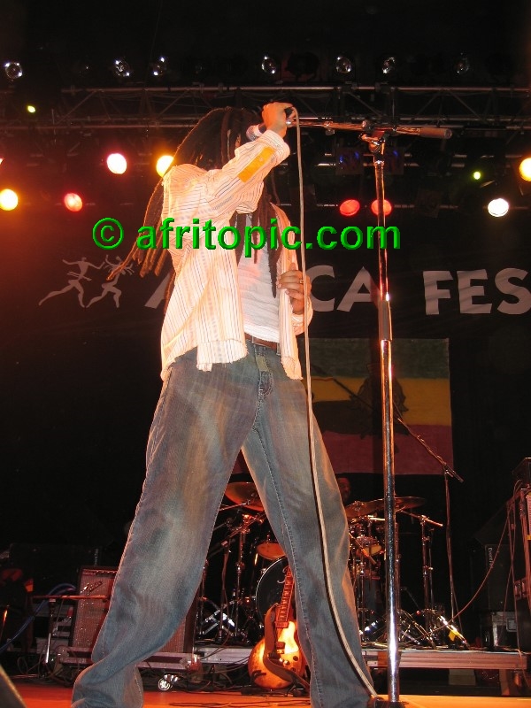 ../Images/AfricaFestival-27-28May05 210.jpg